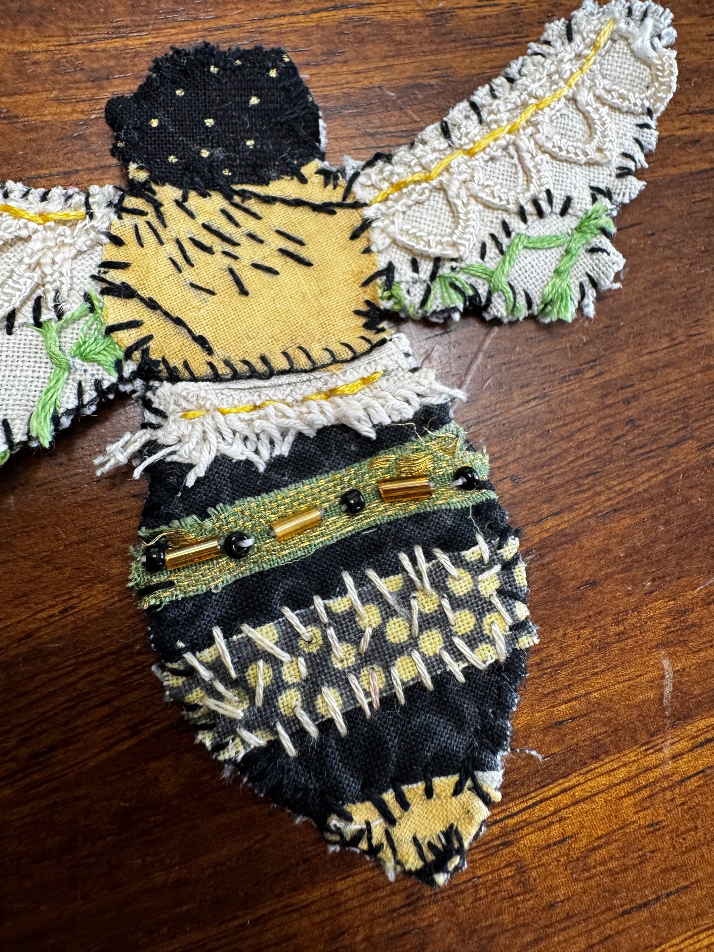 Slow-stitched bee (ssb9)