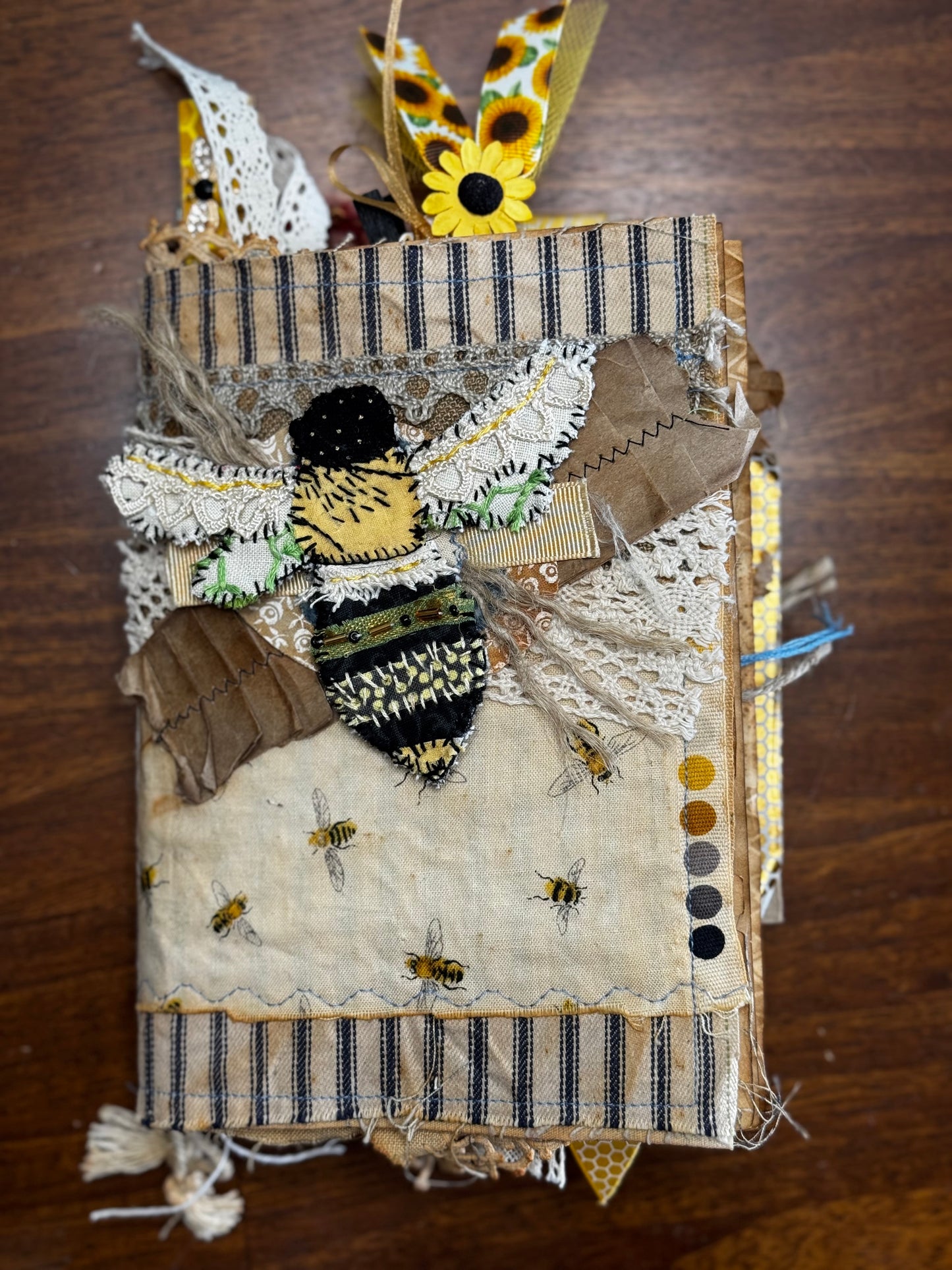 Slow-stitched bee (ssb9)