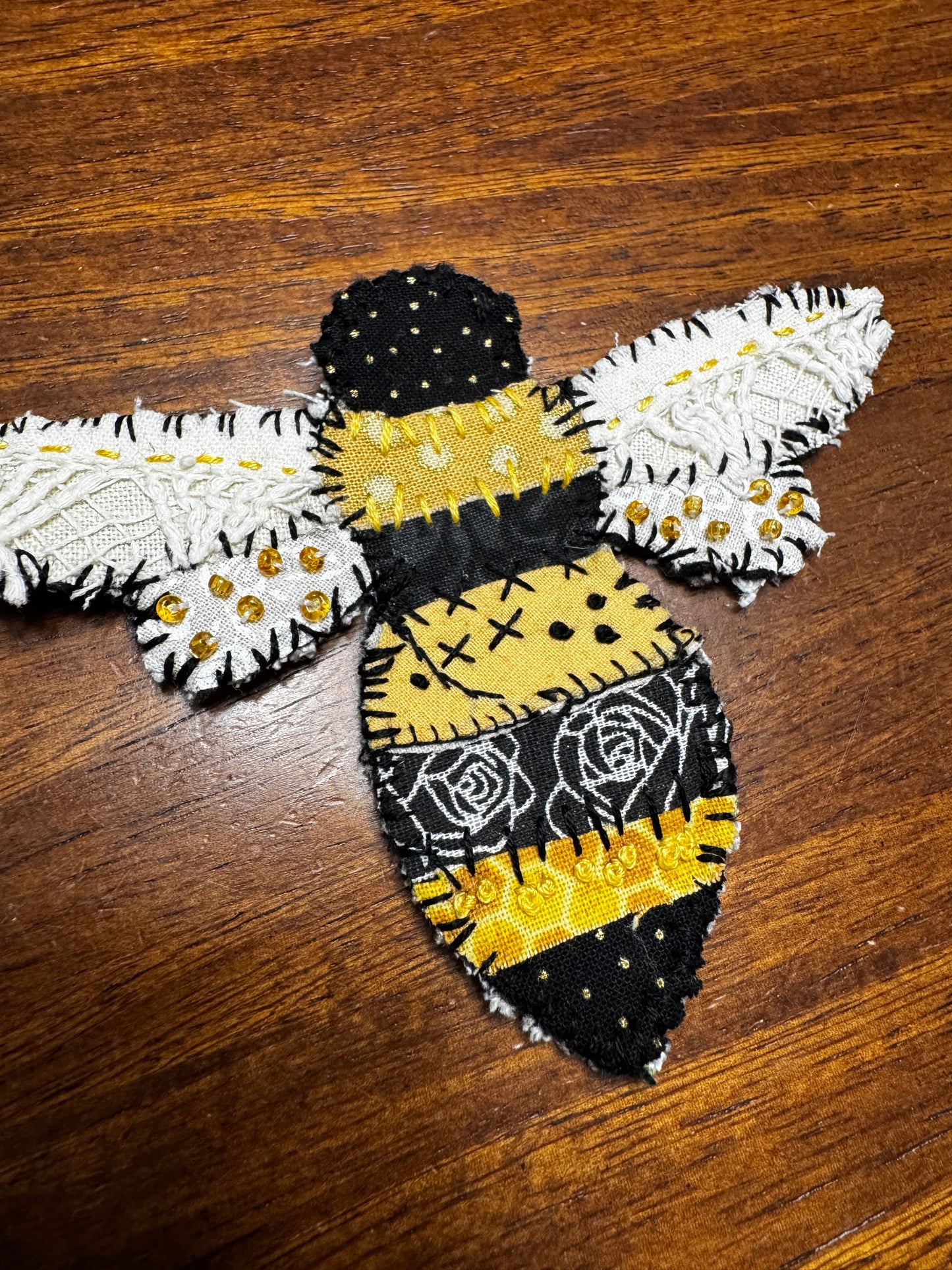 Slow-stitched bee (ssb11)