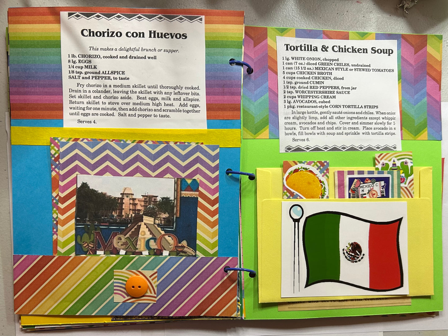 The Mischievous Kitty Cat- El Gatito Travioso Story, Journal and Recipes