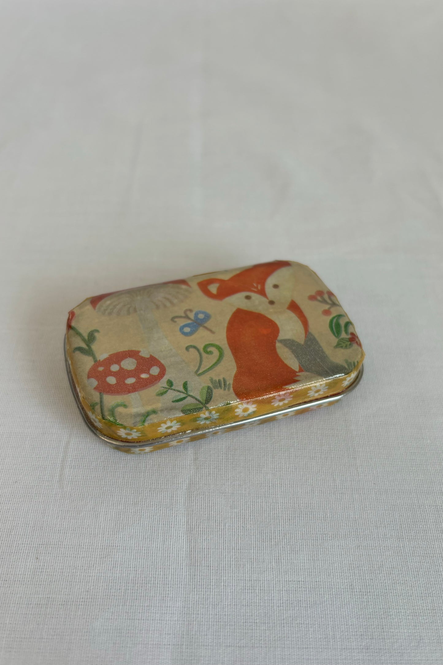 Mini Altoid Tin Foxy (A)