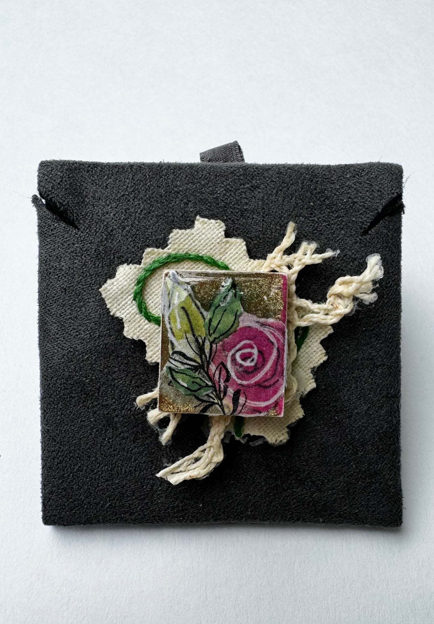 Rose Scrabble Tile Lapel Pin (RLP1)