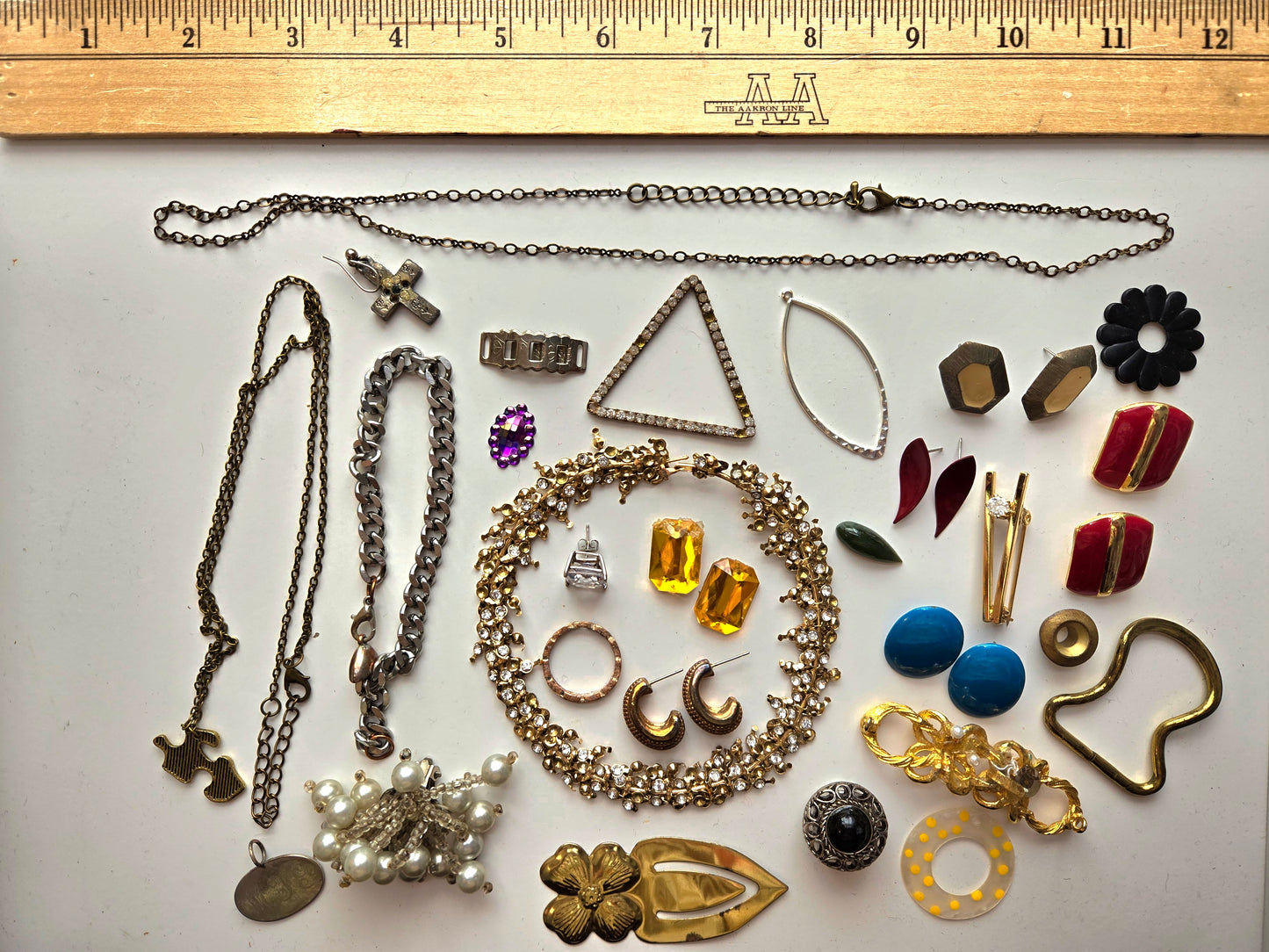 Lot of Vintage Dimensional Shapes & Bling: Jewelry Bits, Chains, Earrings, & Clips