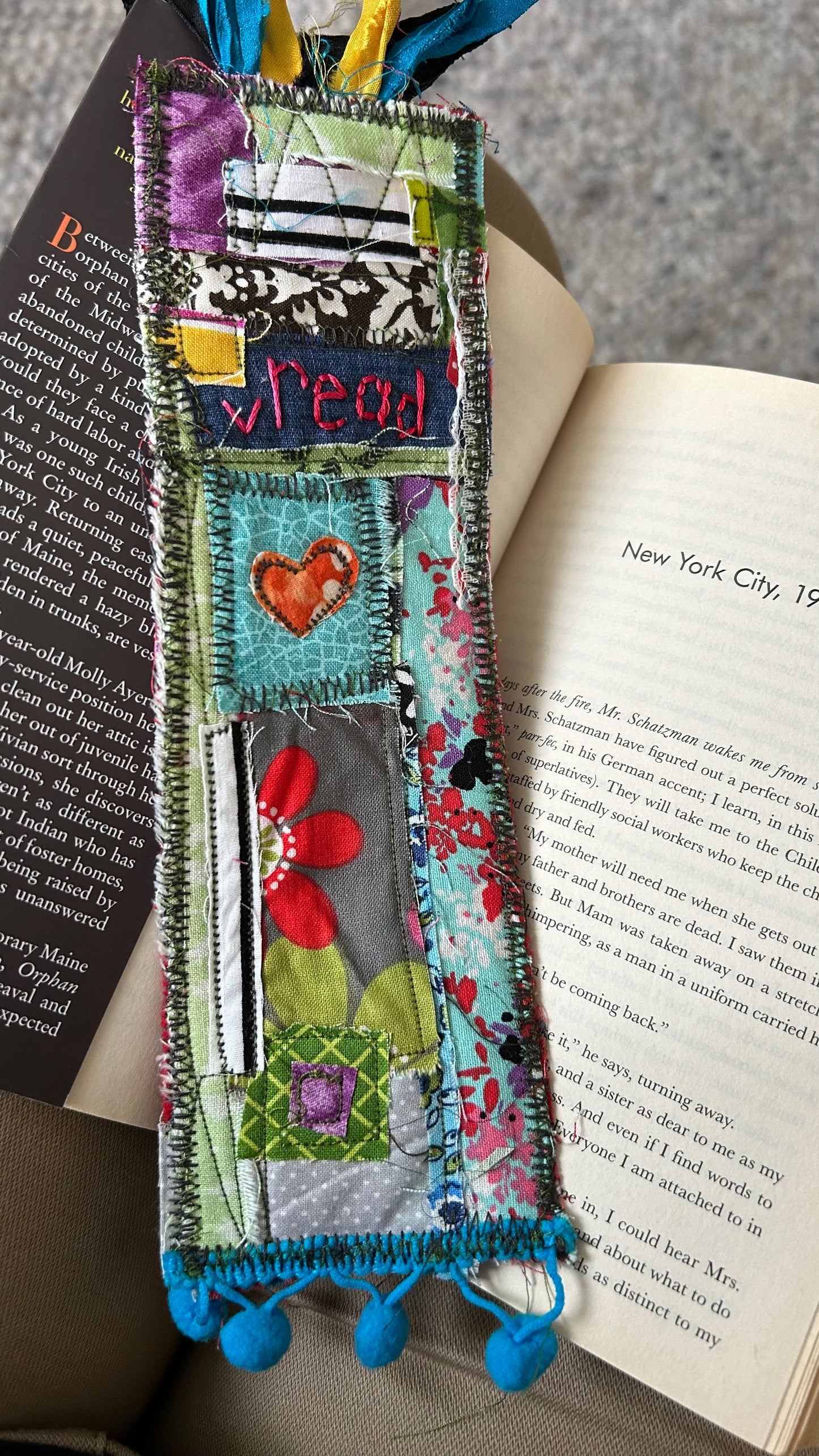 Bookmark- “READ”