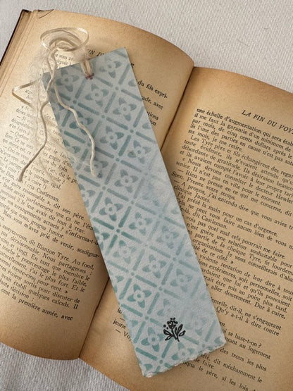 Bookmark  - Blue flowers