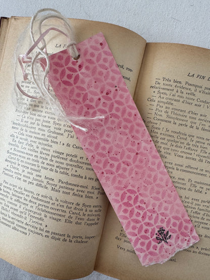 Bookmark - pink flowers