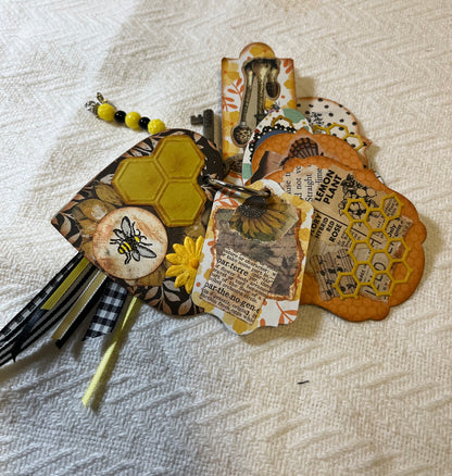 Mini Bee Book Tag art Collection