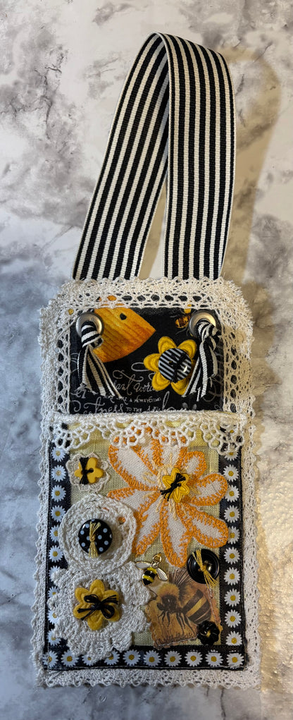 Sewn Ephemera Bee Pocket Posey