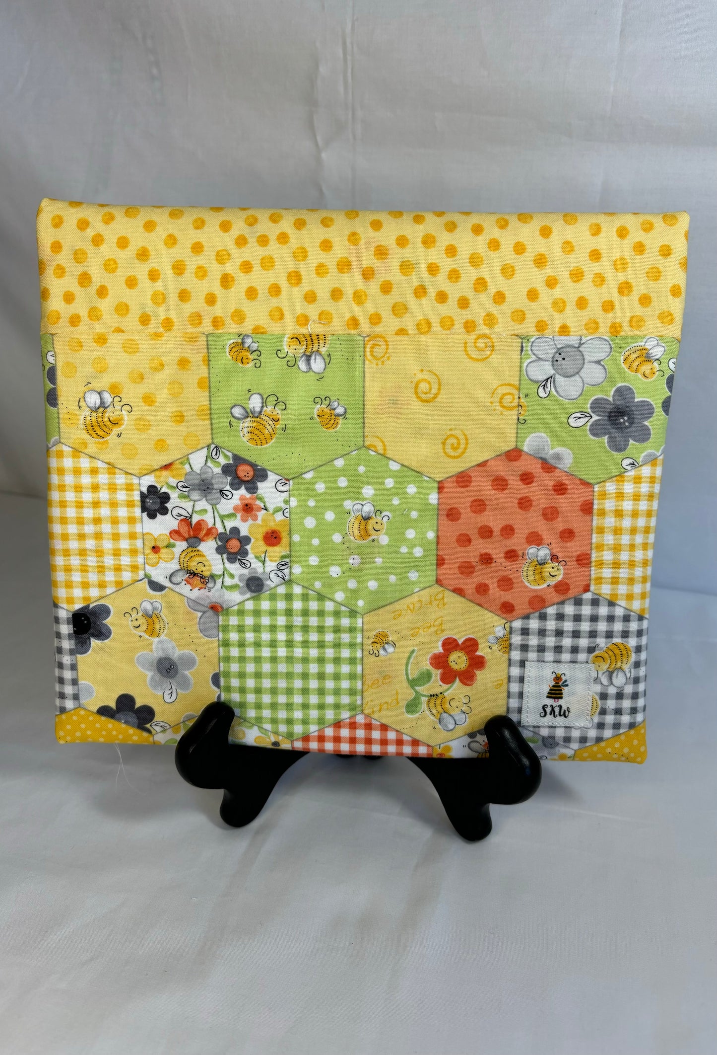 Bee Theme Zippered Pouch (D)