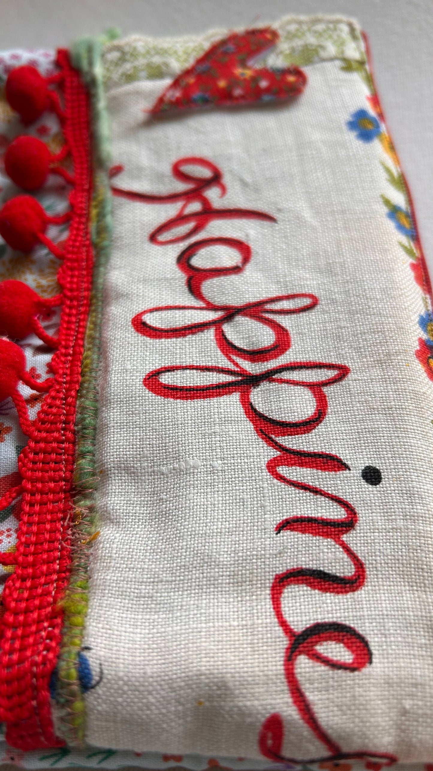 Happiness zipper pouch