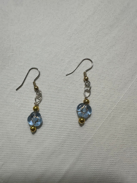 Vintage look periwinkle earrings